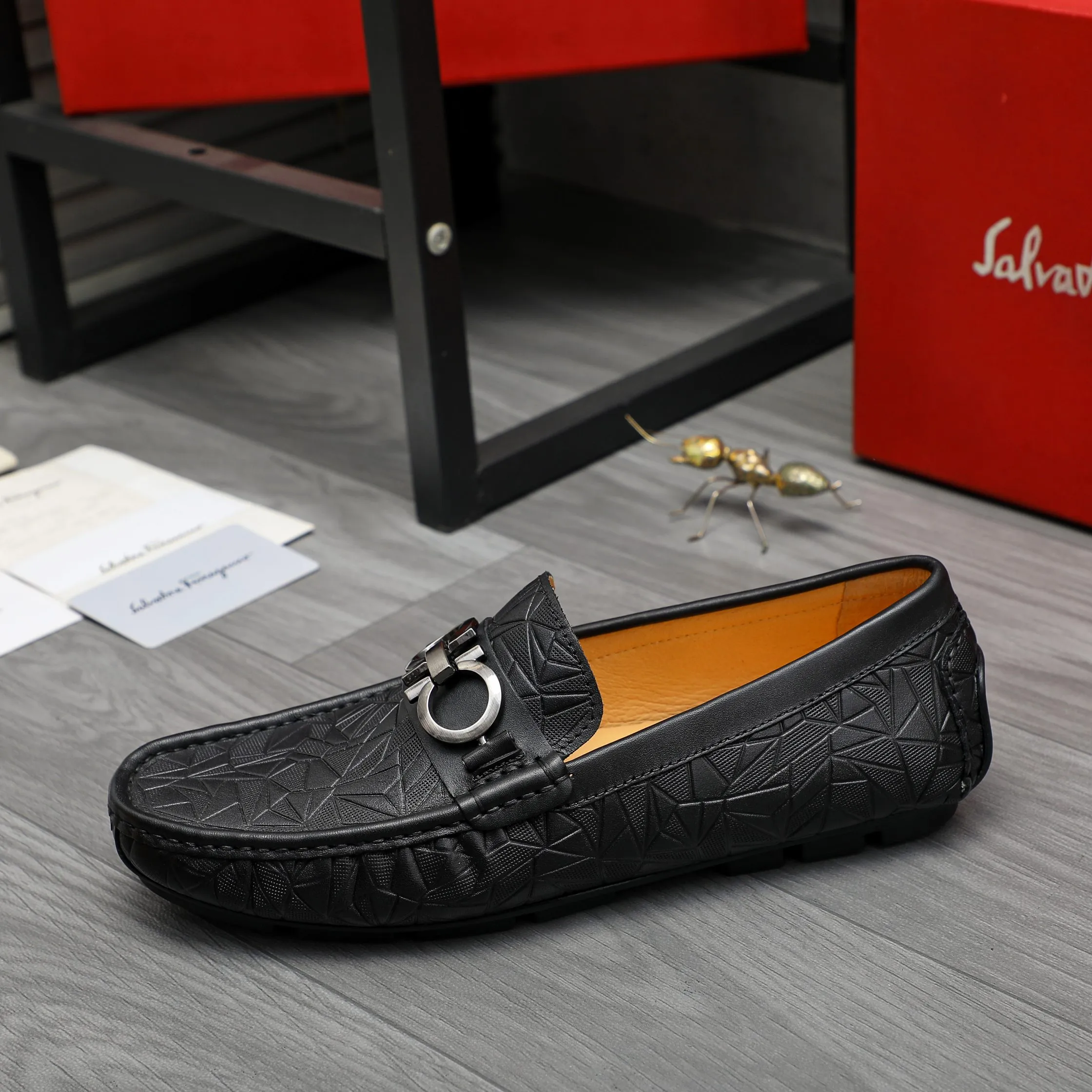 Men's shoes 💰p380 Product trademark: Ferragamo " Ferragamo ] Casual slip-on men's shoes Regular size: 38-45 Product material: Selected embossed cowhide upper, pigskin lining, rubber outsole